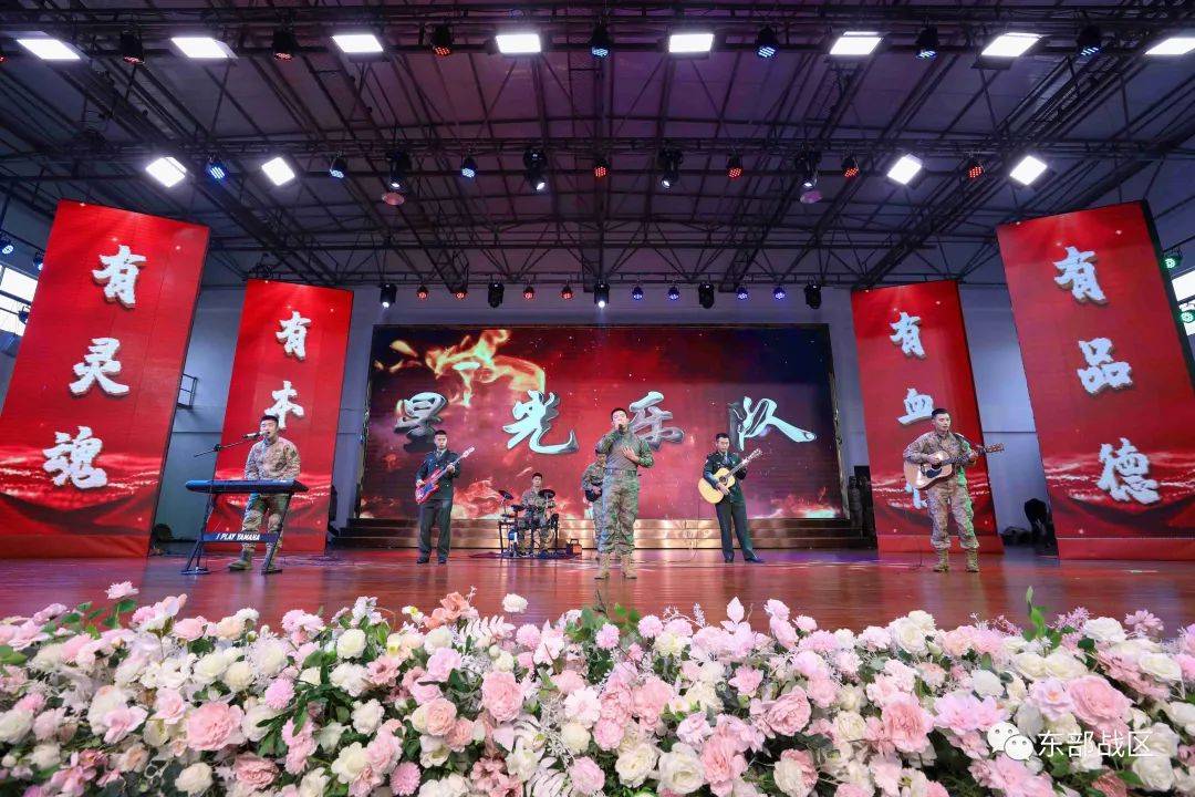 YABO-关于MAD观众热烈欢呼！，Faker迎来三赛季出色发挥观众掌声雷动的信息