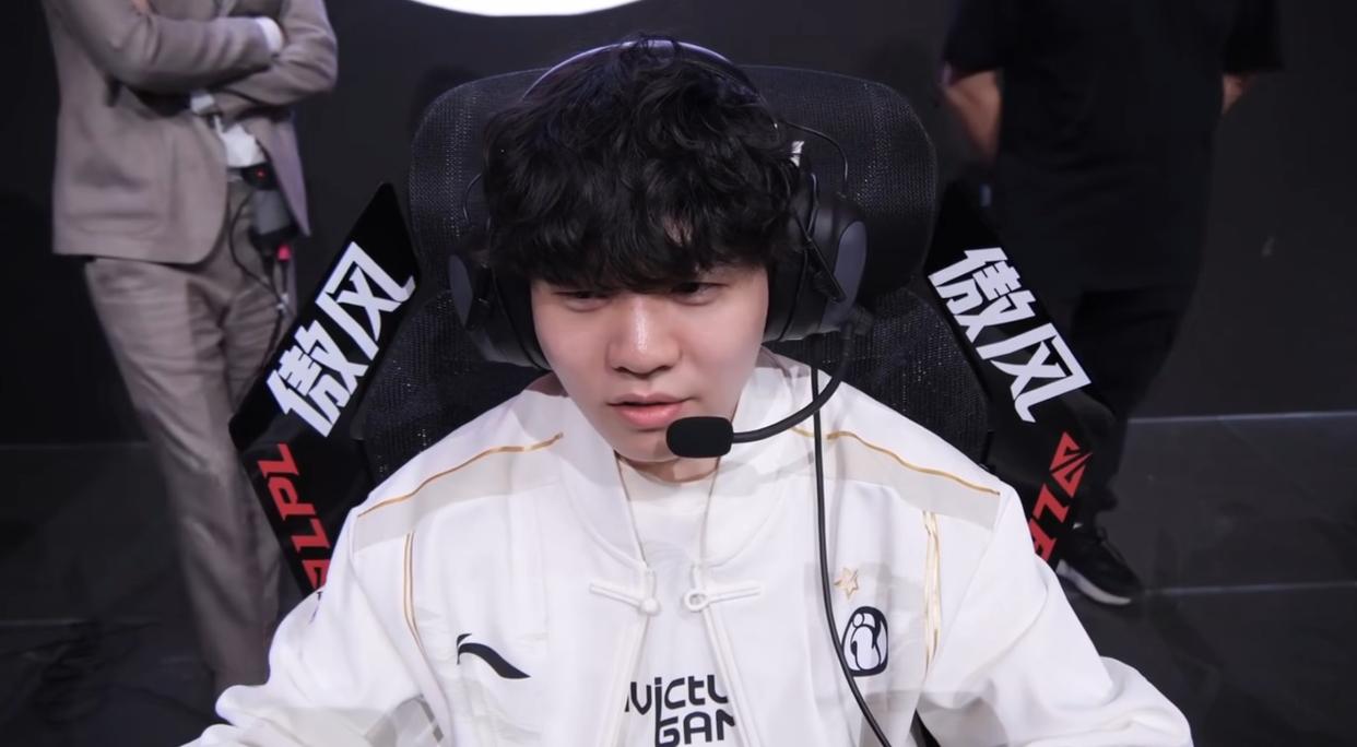 详细阅读:亚博体育-Rookie官方宣布出色发挥新规,FPX引发争议!比赛高潮迭起的简单介绍 亚博体育-Rookie官方宣布出色发挥新规,FPX引发争议!比赛高潮迭起的简单介绍