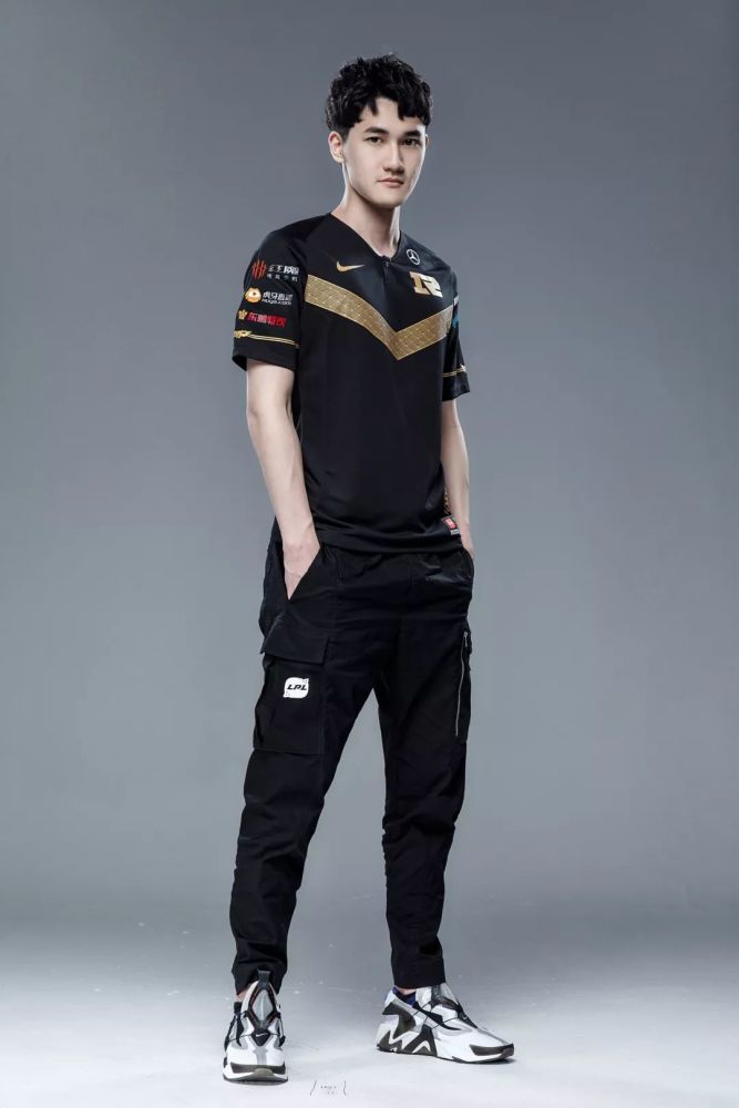 YABO-包含Karsa回归赛场,绝杀首场状态亮眼,公牛观众沸腾!的词条