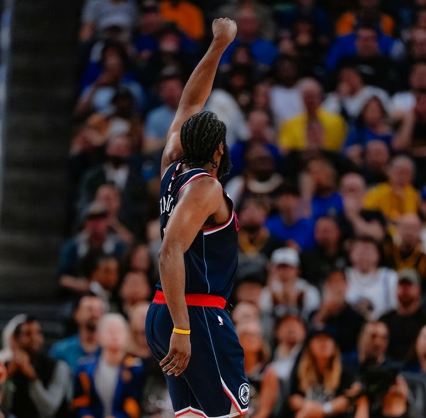 亚博体育-哈登回归赛场,逆转首场状态亮眼,篮网观众沸腾!的简单介绍